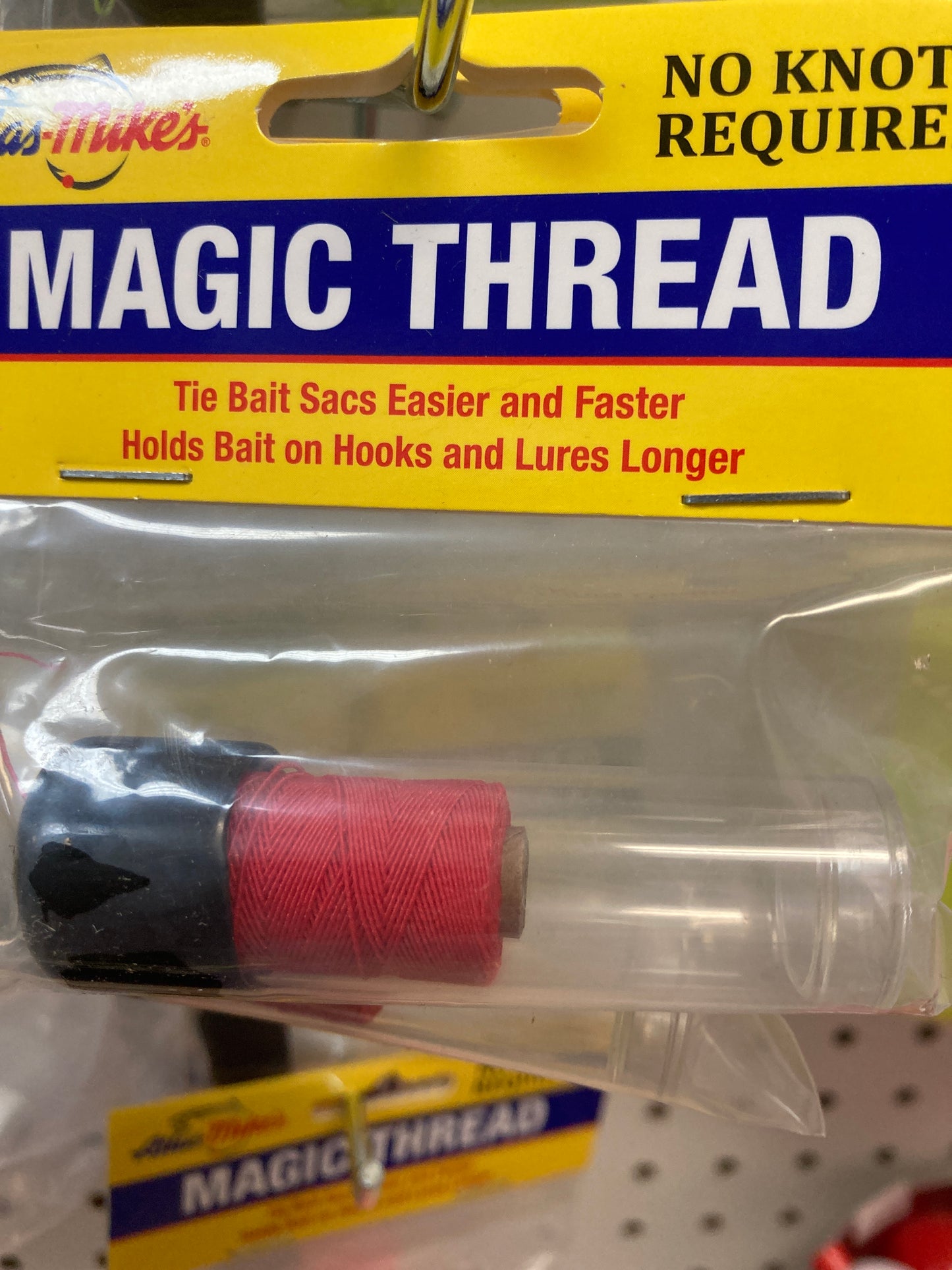 Magic thread, red with dispenser