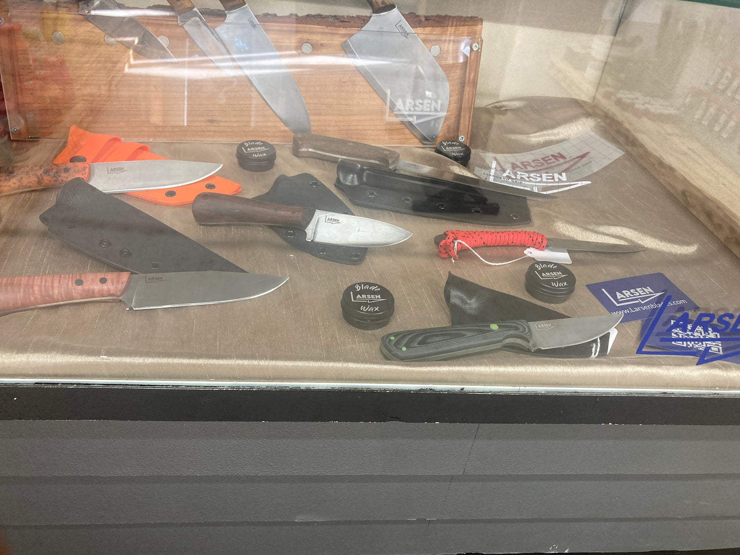 Larsen knives